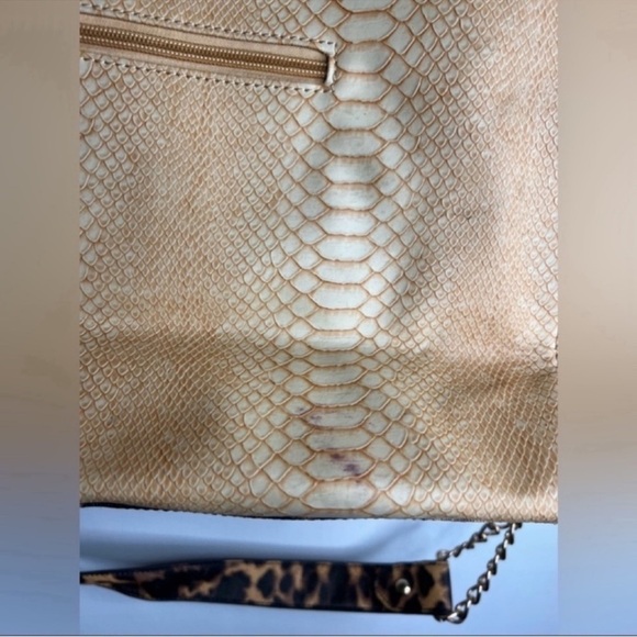 Faux Snakeskin Cheetah Print Weekender Bag / Purse - Picture 5 of 5
